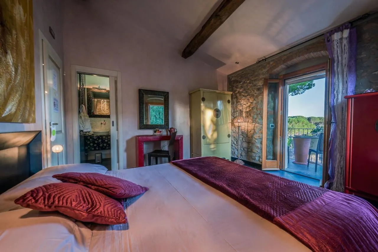 Strada Giulia 16 Hotel Bolgheri Italy