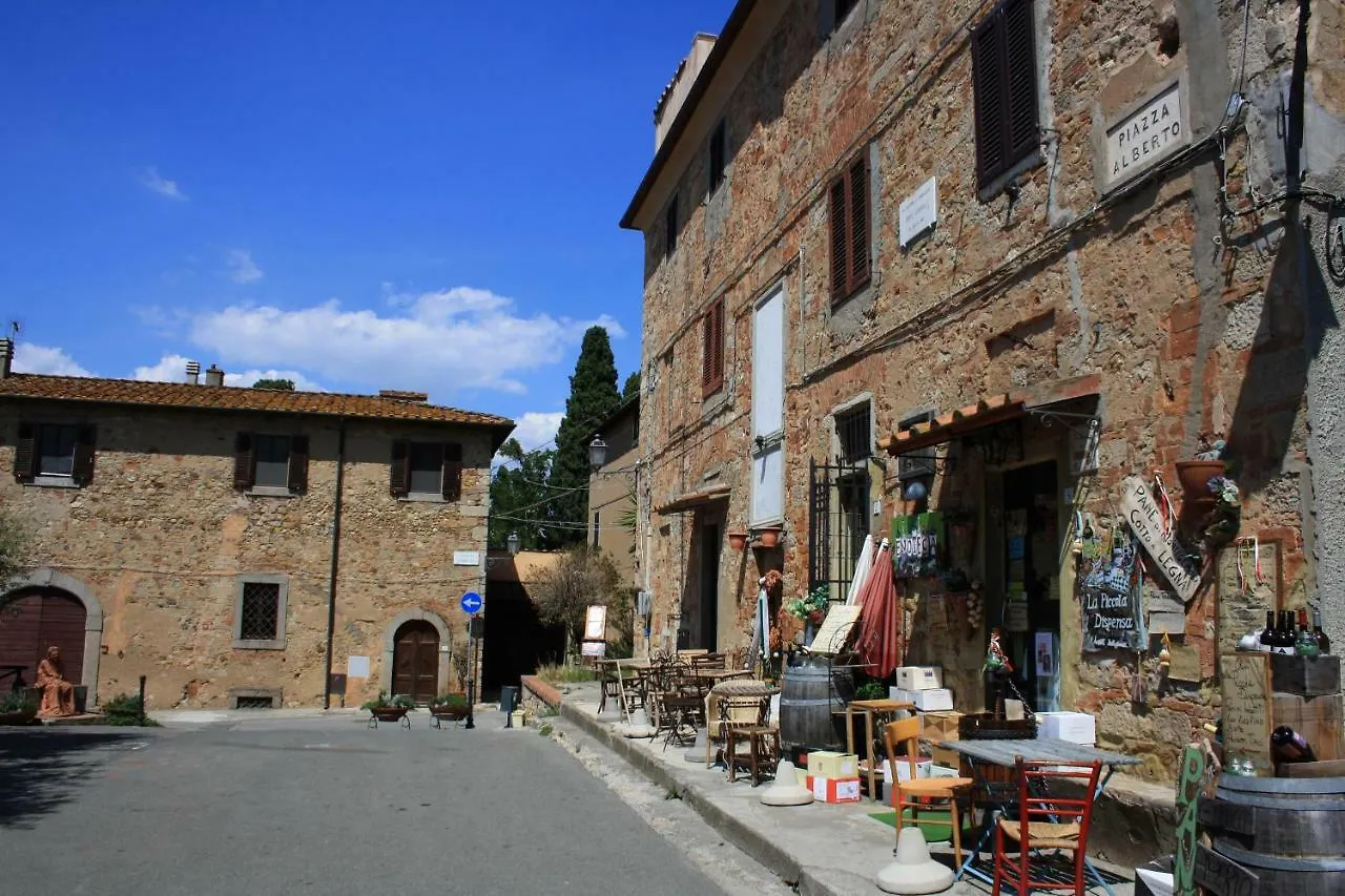 Strada Giulia 16 Hotel Bolgheri Italy